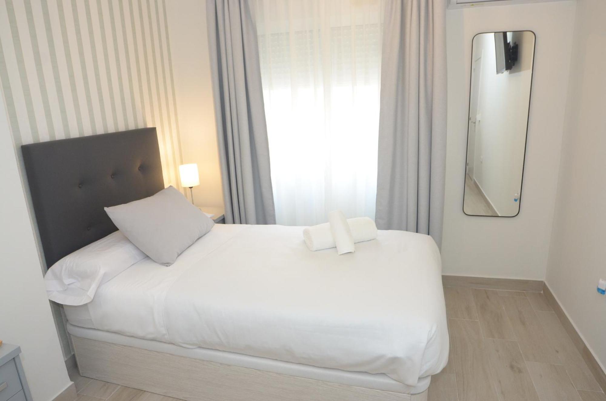 Alojamiento Beethoven Luxury Malaga Ngoại thất bức ảnh