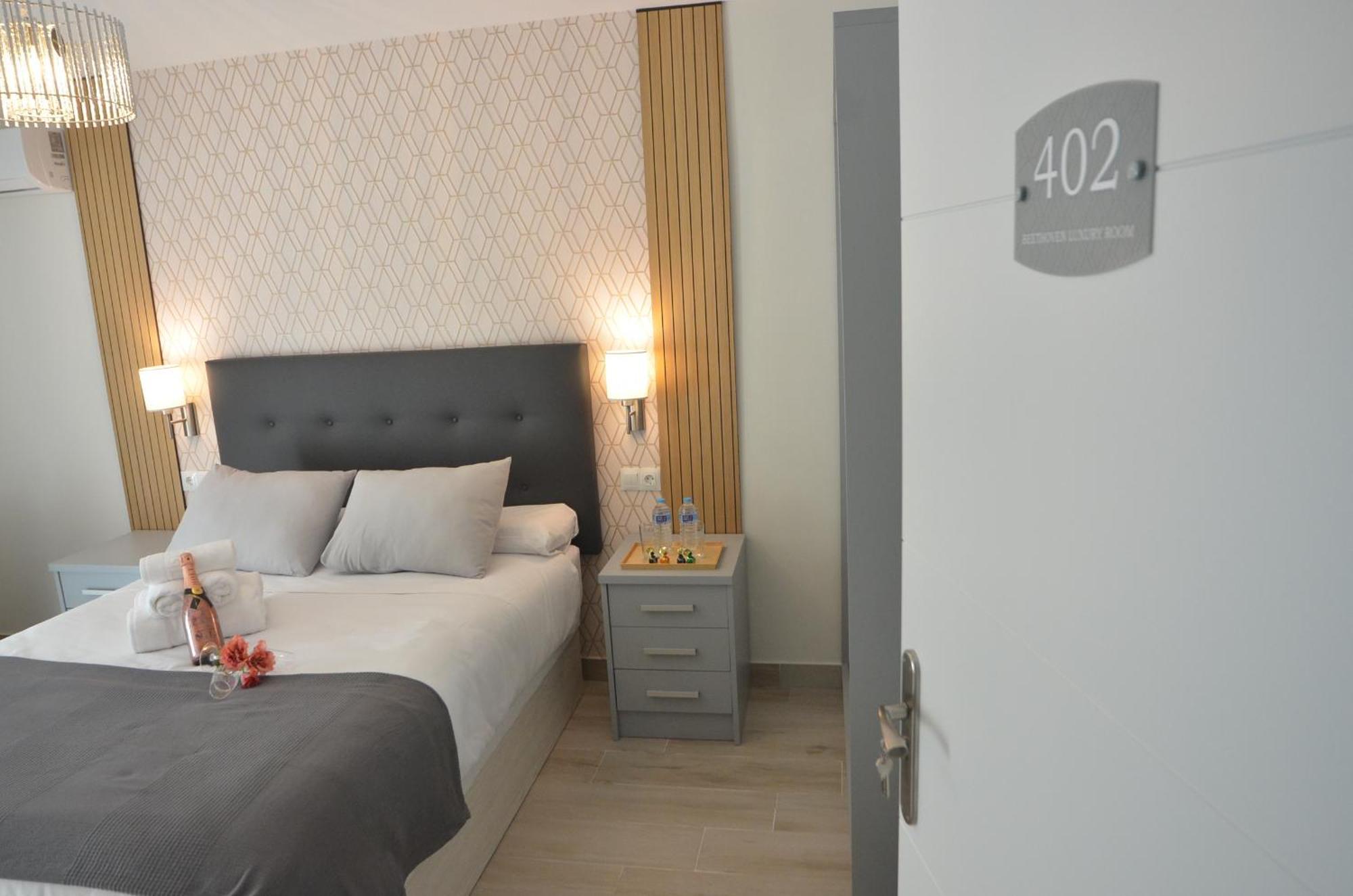 Alojamiento Beethoven Luxury Malaga Ngoại thất bức ảnh